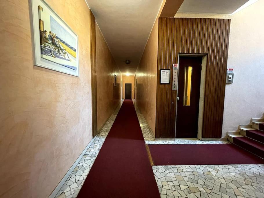 Ferienwohnung Amazing Flat With Terrace Mailand Exterior foto