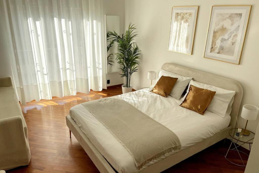 Ferienwohnung Amazing Flat With Terrace Mailand Exterior foto