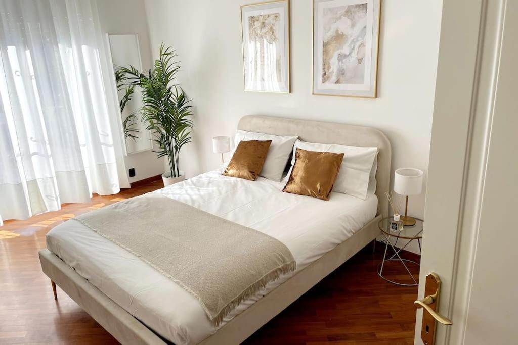 Ferienwohnung Amazing Flat With Terrace Mailand Exterior foto