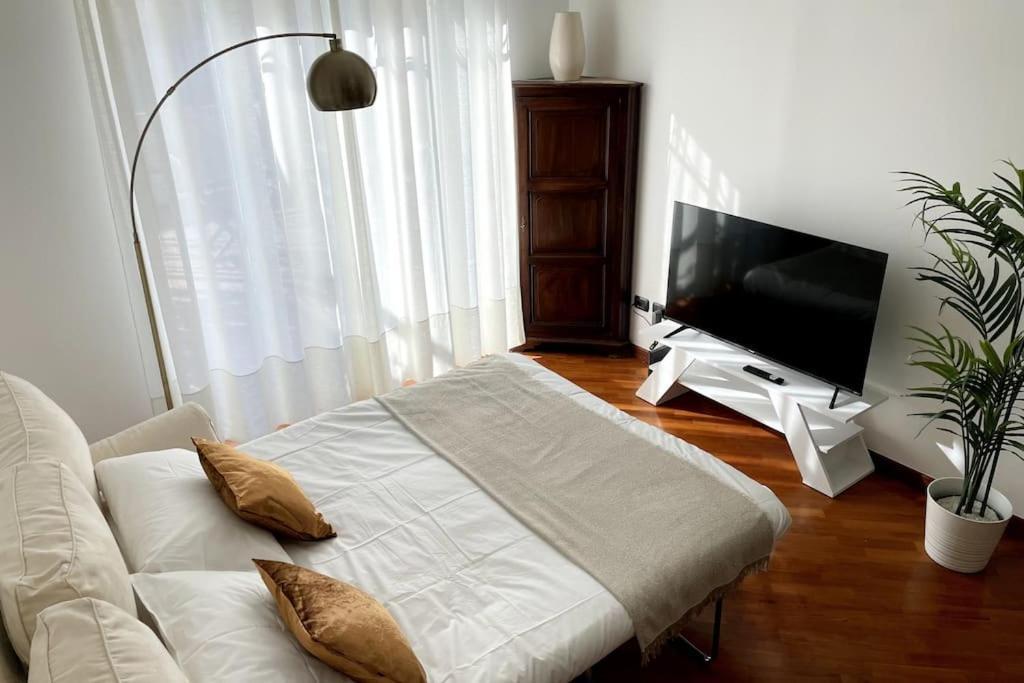 Ferienwohnung Amazing Flat With Terrace Mailand Exterior foto