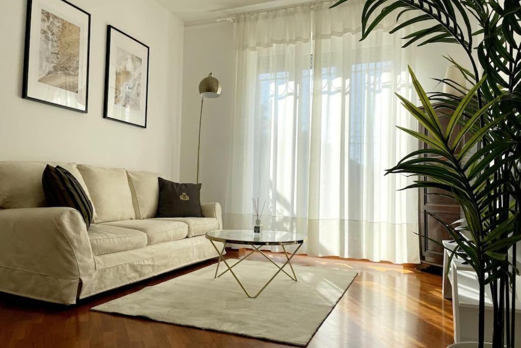 Ferienwohnung Amazing Flat With Terrace Mailand Exterior foto