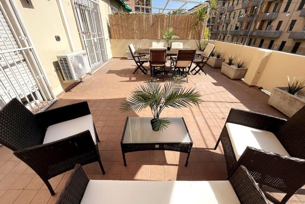 Ferienwohnung Amazing Flat With Terrace Mailand Exterior foto